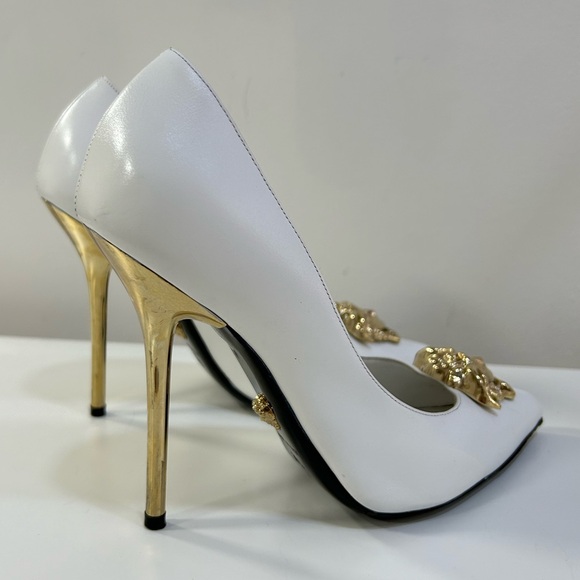 Versace Medusa White Pointed toe pump Heels - Picture 3 of 11